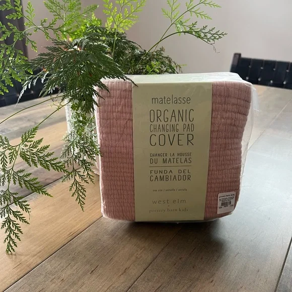 West Elm x Pottery Barn Organic Matelasse Changing Cover NWT